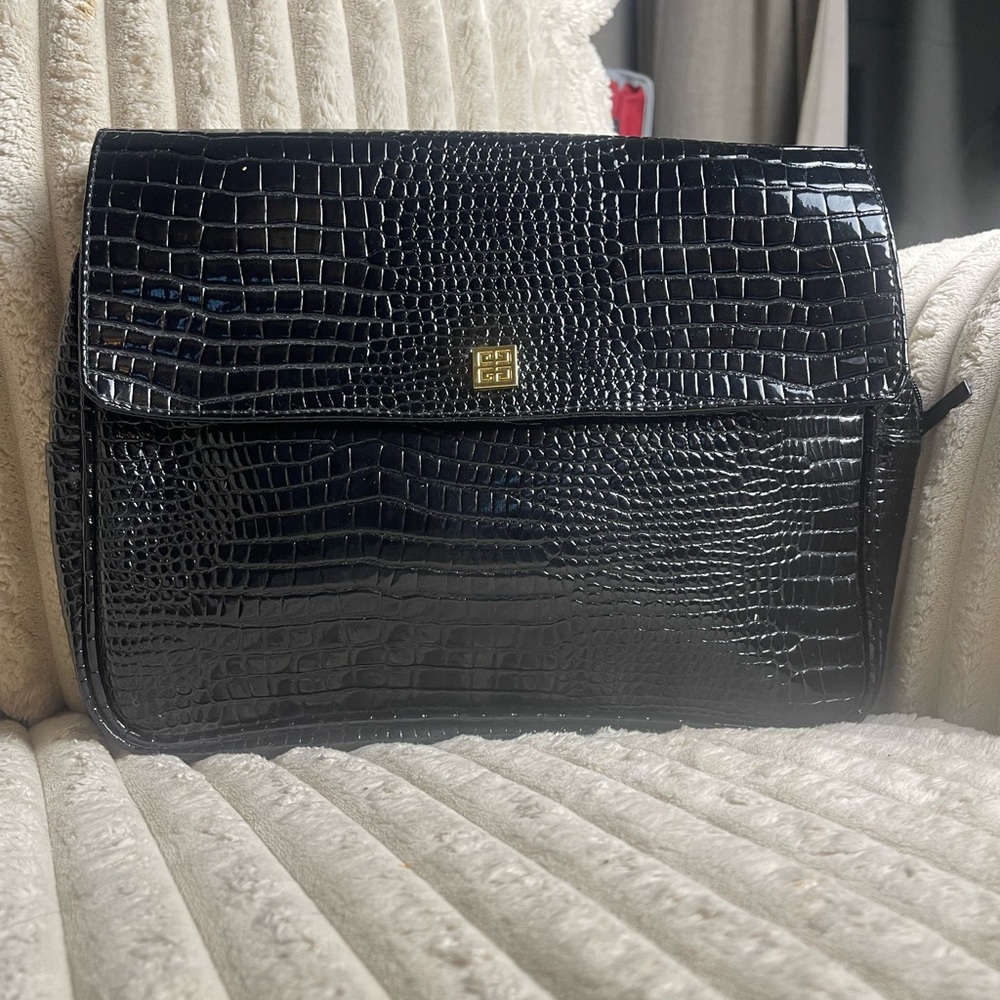 Black Croc-Embossed Faux Leather Clutch Cosmetic B ag with Gold Logo - Picture 6 of 6